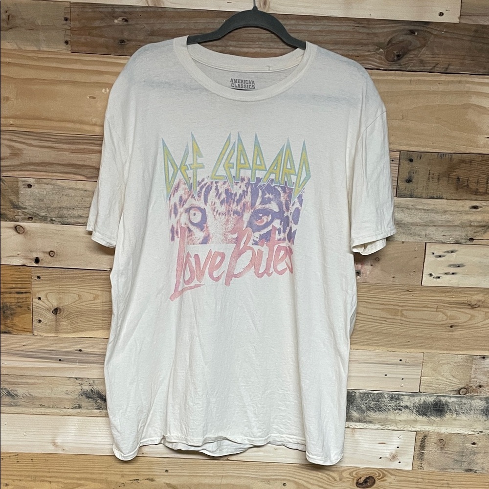 American Classics size XL Def Leppard Love Bites Graphic Short Sleeve T-Shirt